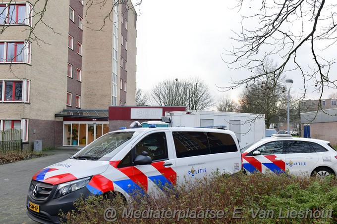 Mediaterplaatse politie doet onderzoek in flat egholm in hoofddorp 07032023 Image00001
