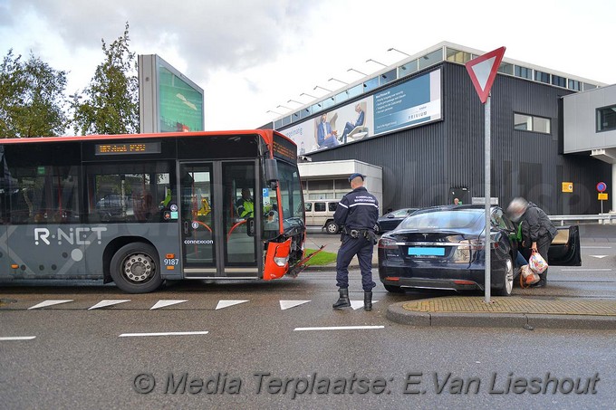 MediaTerplaatse ongeval taxi rnet bus schiphol 05112017 Image00001