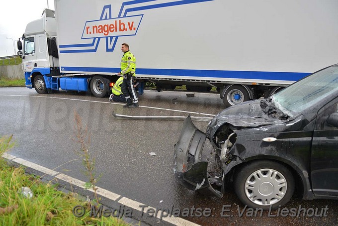 MediaTerplaatse ongeval hoeksteen auto vrachtwagen hdp 05112017 Image00006