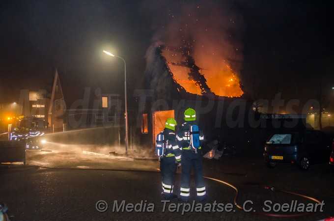 MediaTerplaatse grote brand opslag loods nvp 02122017 Image00011