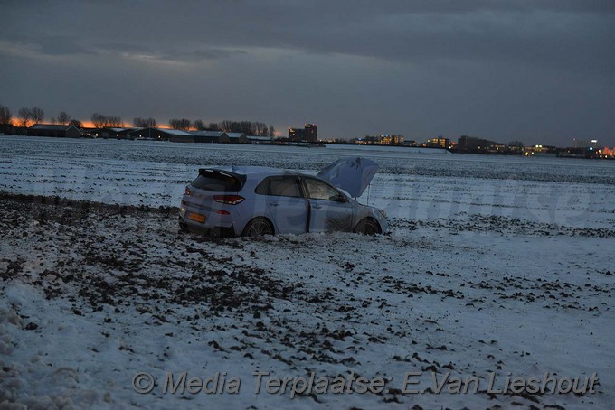 MediaTerplaatse auto kop vijfhuizerweg hdp 12122017 Image00001