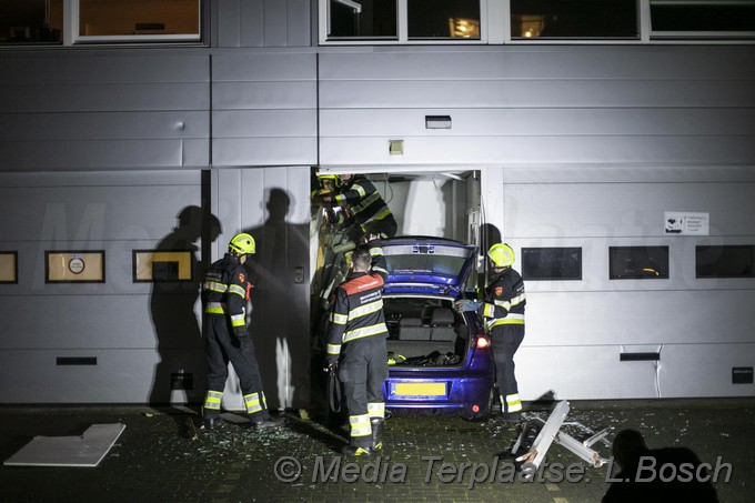 Mediaterplaatse auto in pand haarlem 03112019 Image00003