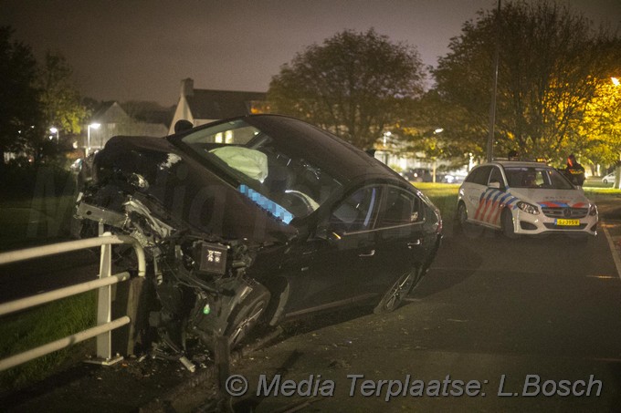 Mediaterplaatse taxi tegen brug hoofddorp 09112019 Image00001