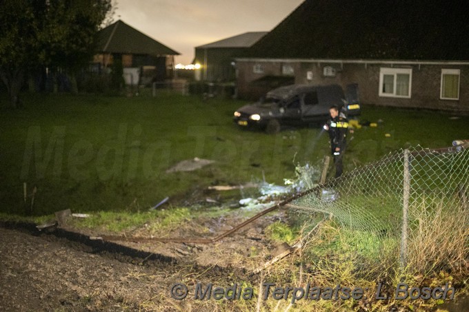 Mediaterplaatse man met auto in weiland n520 lijnden 12112019 Image00003