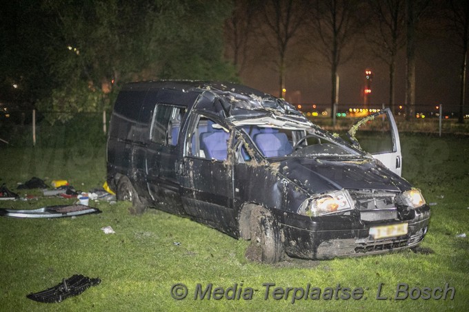 Mediaterplaatse man met auto in weiland n520 lijnden 12112019 Image00005