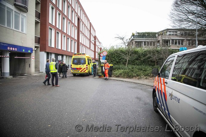 Mediaterplaatse vrouw krijgt slagboom op hoofd haarlem 26112019 Image00005