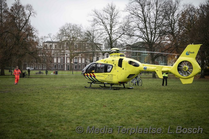 Mediaterplaatse vrouw krijgt slagboom op hoofd haarlem 26112019 Image00008