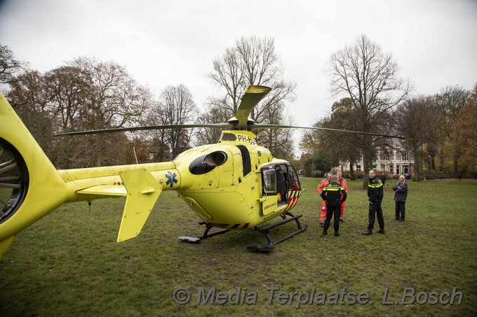 Mediaterplaatse vrouw krijgt slagboom op hoofd haarlem 26112019 Image00009