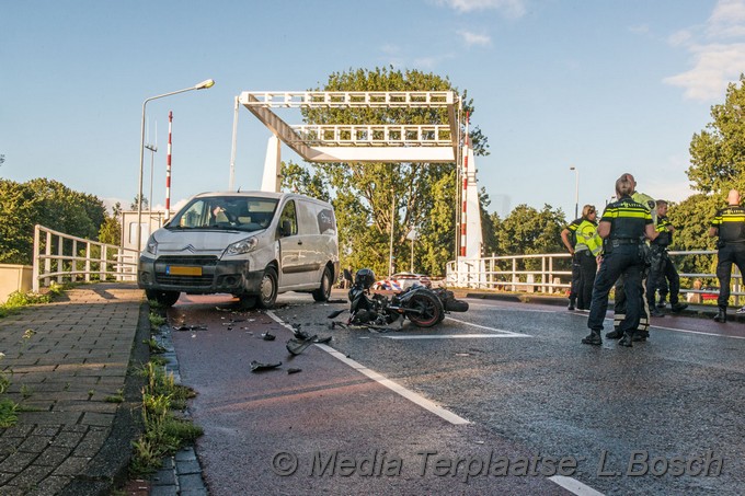 Mediaterplaatse ongeval scooter bestelbus badhoeve dorp 0001Image00001