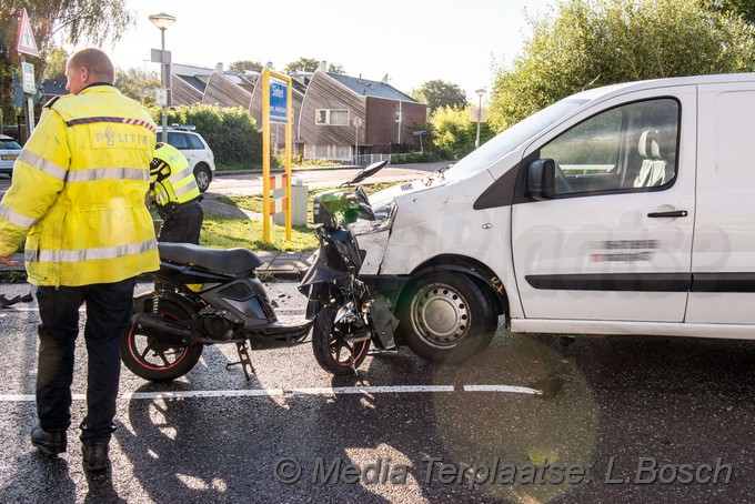 Mediaterplaatse ongeval scooter bestelbus badhoeve dorp 0001Image00005