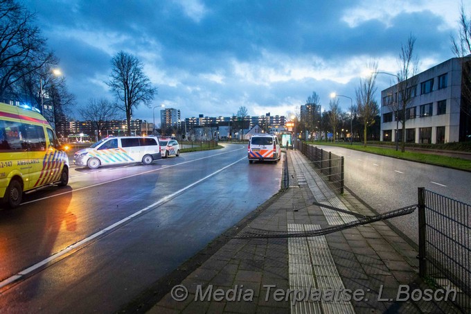 Mediaterplaatse auto rijd door bus hokje haarlem 20122020 Image00007