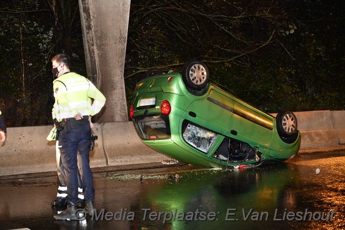 Mediaterplaatse a205 voertuig op zijn kant vijfhuizen 23122020 Image00004