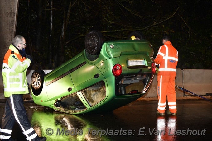 Mediaterplaatse a205 voertuig op zijn kant vijfhuizen 23122020 Image00007