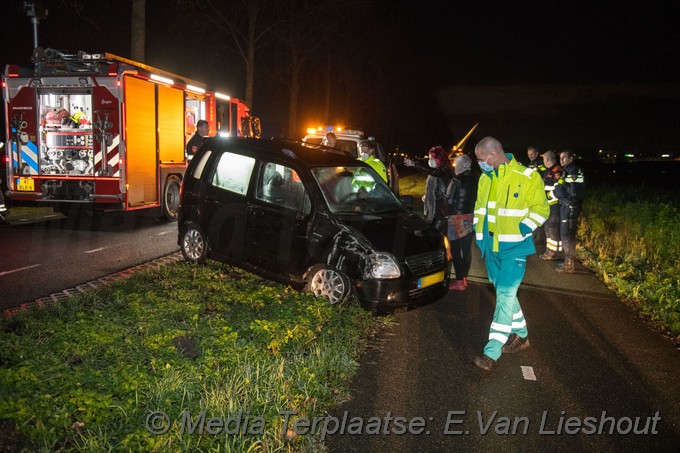 Mediaterplaatse auto klapt op bomen hoofddorp 25122020 Image00005