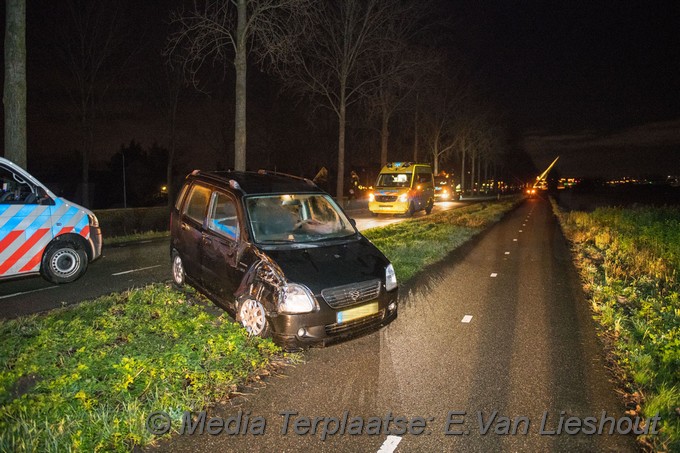 Mediaterplaatse auto klapt op bomen hoofddorp 25122020 Image00007