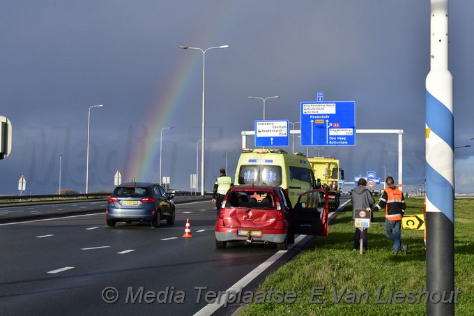 Mediaterplaatse vrachtwagen klapt op auto n201 30122020 Image00003