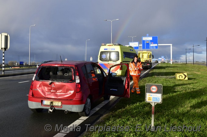 Mediaterplaatse vrachtwagen klapt op auto n201 30122020 Image00005