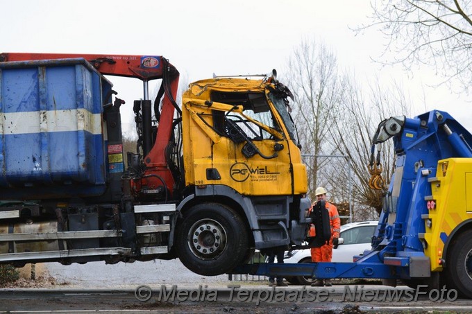 Mediaterplaatse vrachtwagen te water rijssenhout 03022020 Image00002