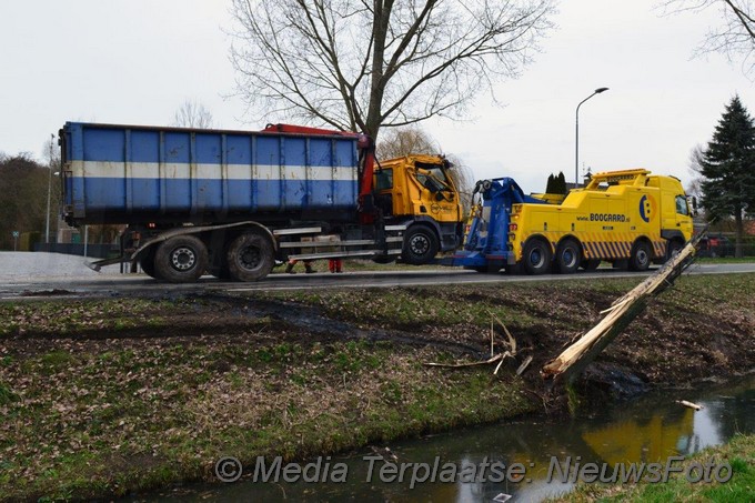 Mediaterplaatse vrachtwagen te water rijssenhout 03022020 Image00003