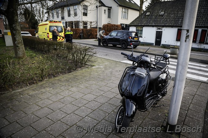 Mediaterplaatse bestuurder op gepakt na ongeval scooterrijder auto aerdenhout 19022020 Image00001