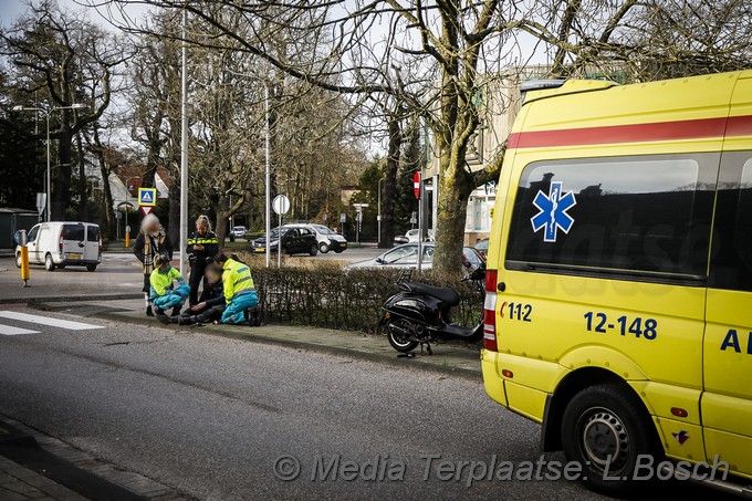 Mediaterplaatse bestuurder op gepakt na ongeval scooterrijder auto aerdenhout 19022020 Image00002