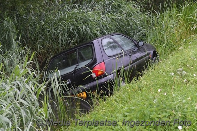 Mediaterplaatse 04072020 auto te water steekterweg alphen 0001Image00005