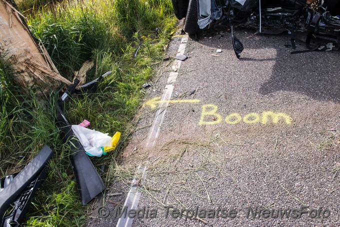 Mediaterplaatse auto tegen boom lisse 15072020 0001Image00012