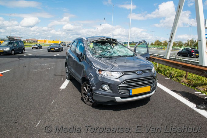 Mediaterplaatse ongeval vrachwagen auto schiphol 2972020 ldn 0001Image00003