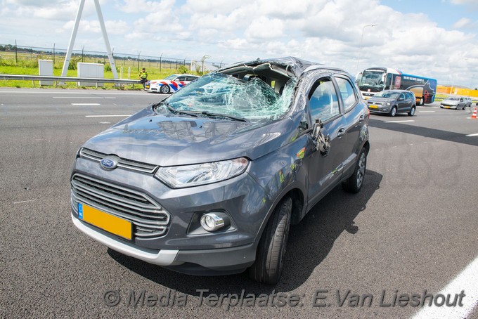 Mediaterplaatse ongeval vrachwagen auto schiphol 2972020 ldn 0001Image00010