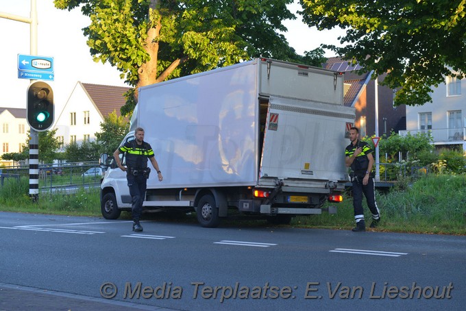 Mediaterplaatse auto tegen boom hoofddorp 3172020 ldn 0001Image00001