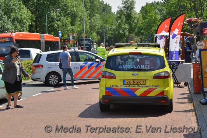 Mediaterplaatse twee mannen van balkon gehaald at amstelveen 12062020 Image00011