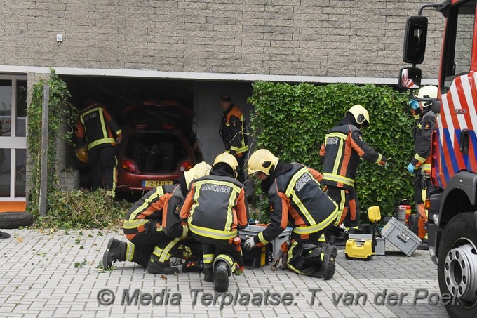 Mediaterplaatse auto mobilist rijdt elektrahuis in sassenheim 14062020 Image00300