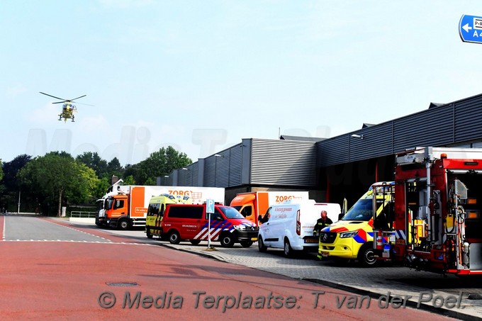 Mediaterplaatse auto mobilist rijdt elektrahuis in sassenheim 14062020 Image00307