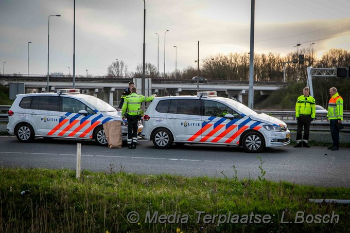 Mediaterplaatse politie rijd auto klem a22 17032020 Image00005