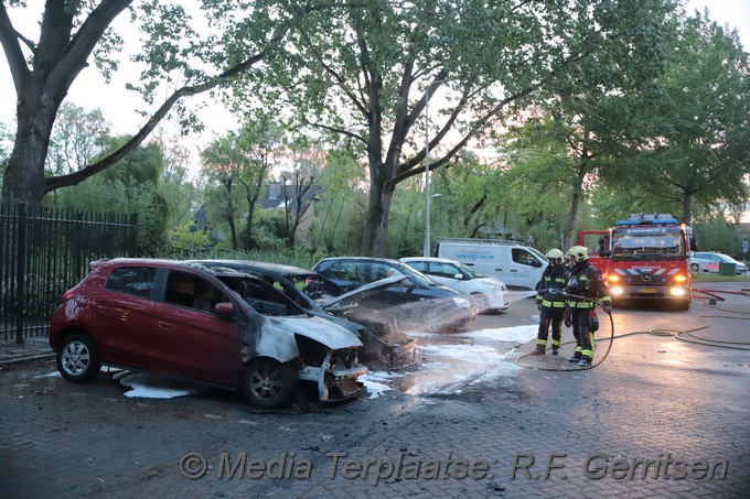 Mediaterplaatse autos in brand gouda 01052020 Image00037