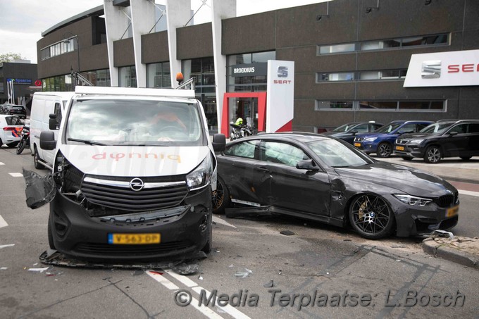 Mediaterplaatse auto raakt in slip haarlem 14052020 Image00010