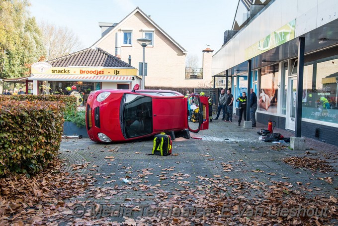 Mediaterplaatse ongeval tijdens het parkeren Aalsmeer 07112020 Image00007