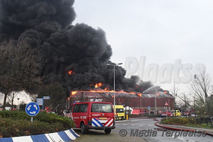 Mediaterplaatse grote brand nwh 14112020 Image01011