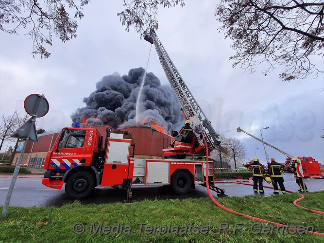 Mediaterplaatse grote brand nwh 14112020 Image00015