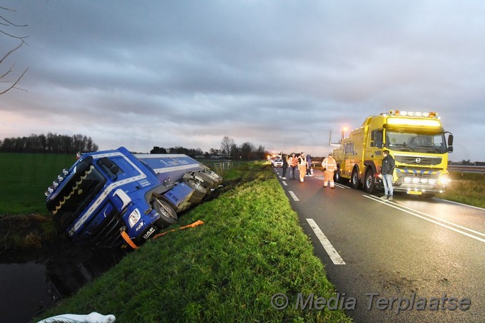 Mediaterplaatse v rachtwagen te water zoeterwoude 16112020 Image00001