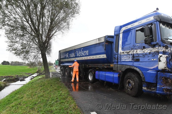 Mediaterplaatse v rachtwagen te water zoeterwoude 16112020 Image00011