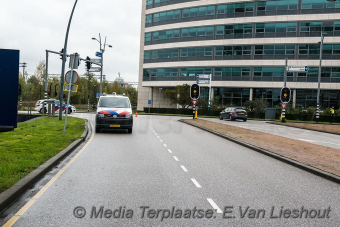 Mediaterplaatse automobilist klapt op pilaar hdp 0001Image00003