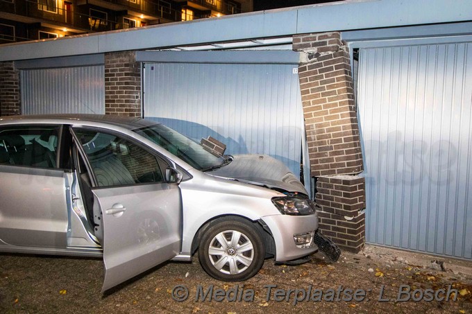 Mediaterplaatse automobilist klapt op garagebox hoofddorp 15102020 0001Image00002