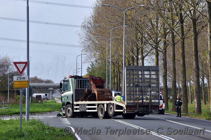 Mediaterplaatse zwaar ongeval motor vrachtwagen hoofddorp 29102020 Image00015