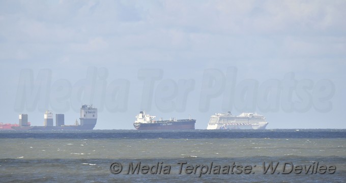 Mediaterplaatse grootste kraanschip voor katwijk 0001Image00004