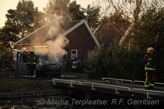 Mediaterplaatse voertuig brand middelburgseweg boskoop 0001Image00003
