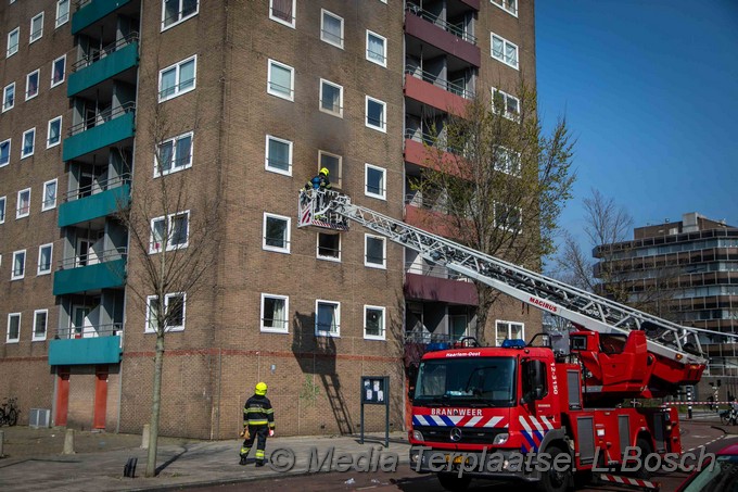 Mediaterplaatse flinke brand in flat haarlem 08042020 Image00002