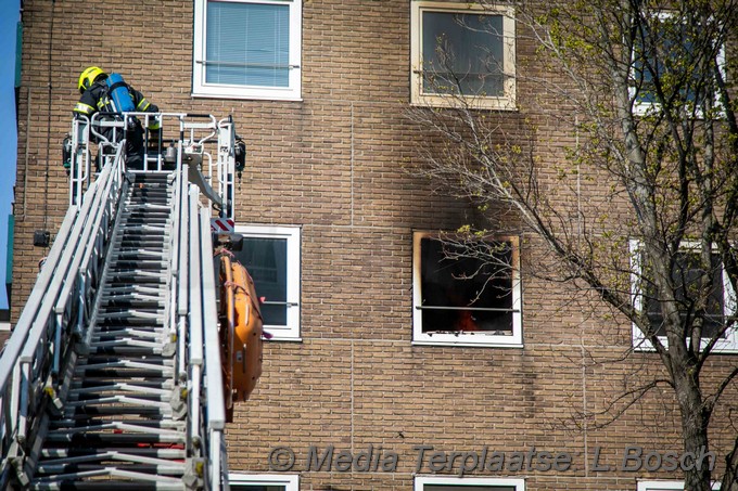 Mediaterplaatse flinke brand in flat haarlem 08042020 Image00004