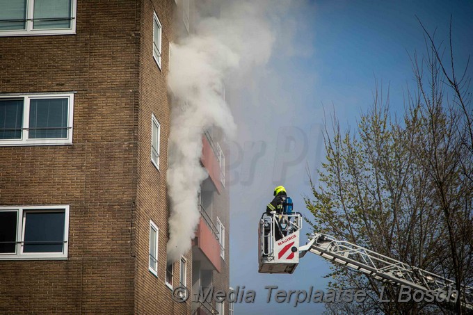 Mediaterplaatse flinke brand in flat haarlem 08042020 Image00007