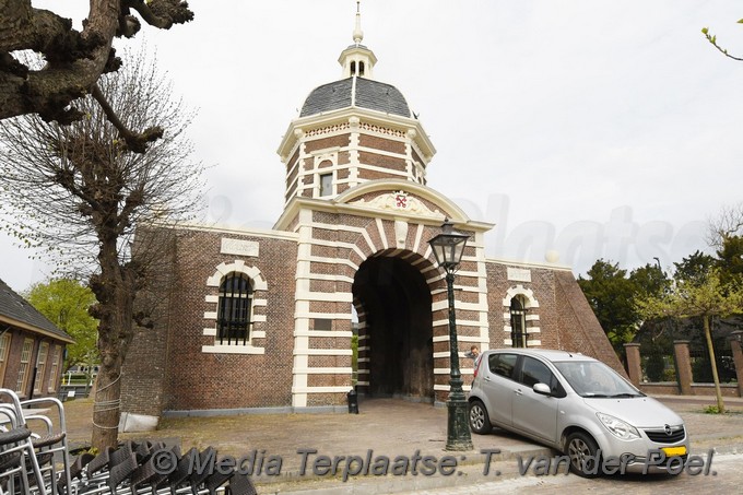 Mediaterplaatse auto vast trap morsstraat ldn 18042020 Image00002